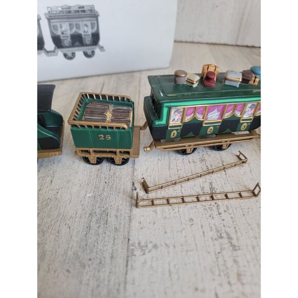 Dept 56 55735 The Flying Scot Heritage village xmas accessory - Picture 3 of 9